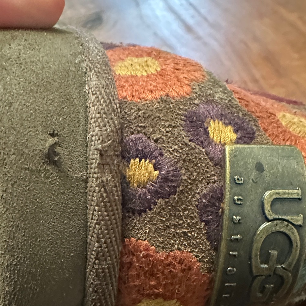 UGG Wahine Floral Embroidered Boots - Picture 7 of 16